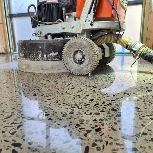 cach-danh-bong-va-lam-moi-be-mat-da-terrazzo-don-gian-tai-nha_4